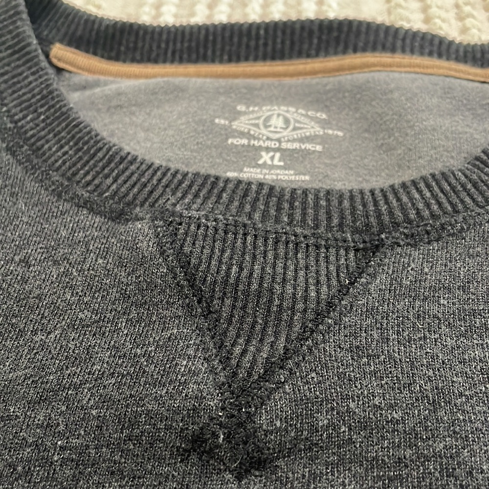 G.H. Bass & Co. grey sweatshirt. Men’s XL 60/40 cotton/poly Excellent condition - Picture 2 of 7